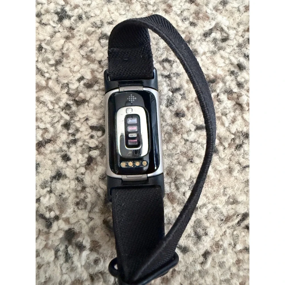 Fitbit Charge 5 Fitness Tracker Extra Band and Charger - TESTED WORKS